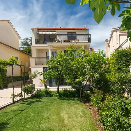 Morozin Apartament *